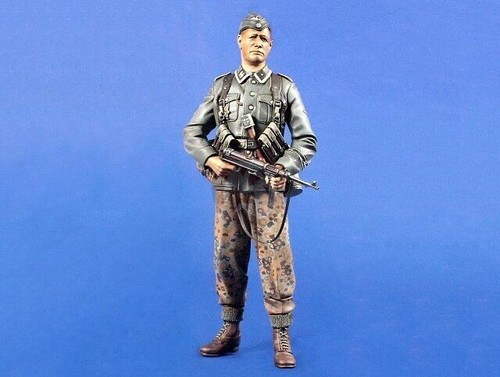 Verlinden 590 200mm scale - w,